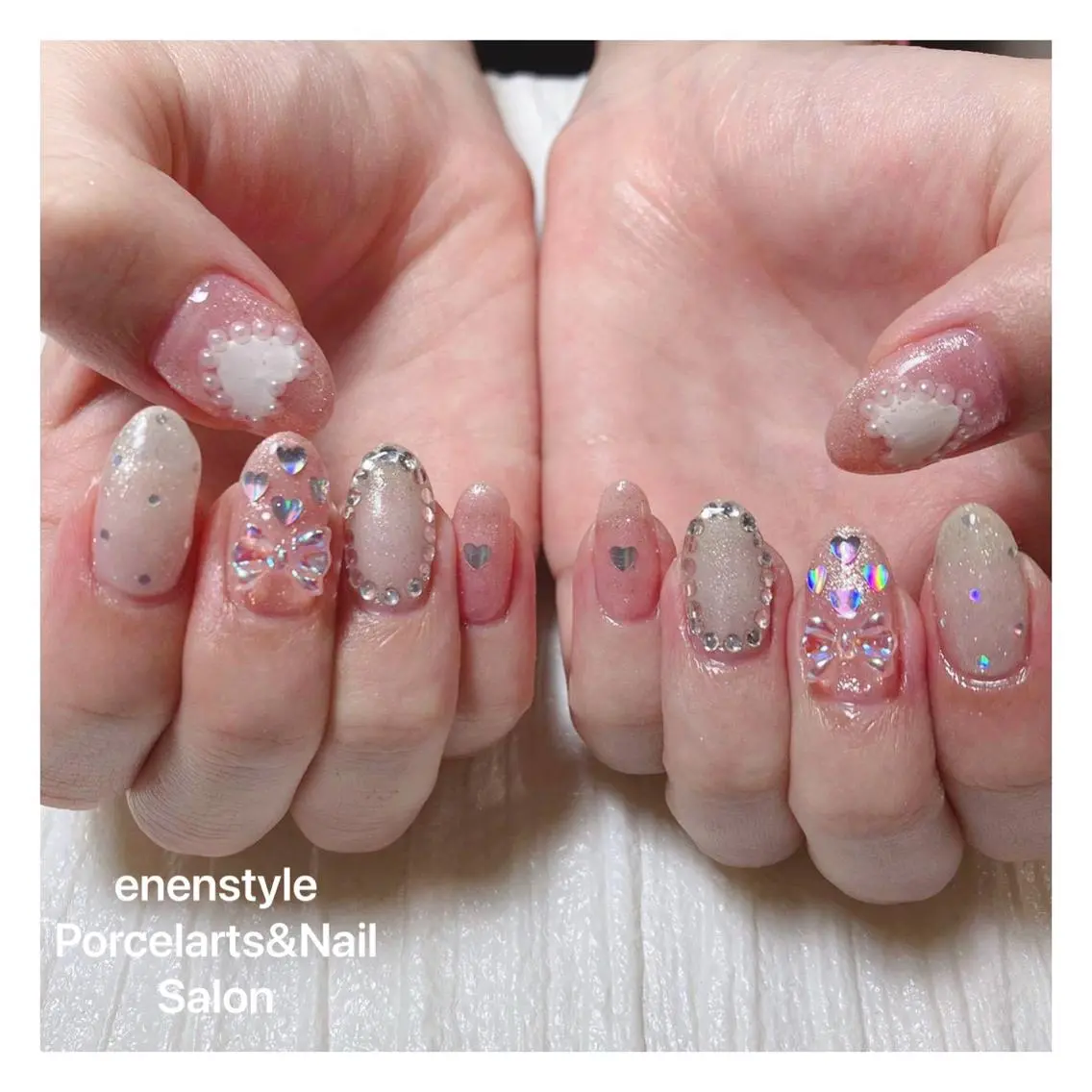 ミディアム ネイル ハンドネイル 🐾enen style 🐾のネイルデザイン