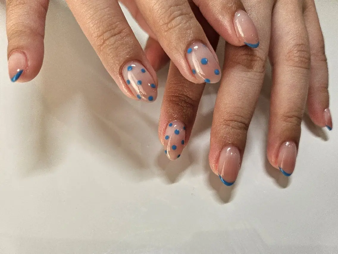 ネイル ドット フレンチネイル ジェルネイル 持ち込み パラジェル puku nail 🌼kazu🌼のネイルデザイン