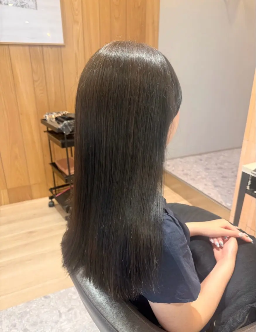 ロング カット ヘアカラー トリートメント 佐藤 凜華のヘアスタイル