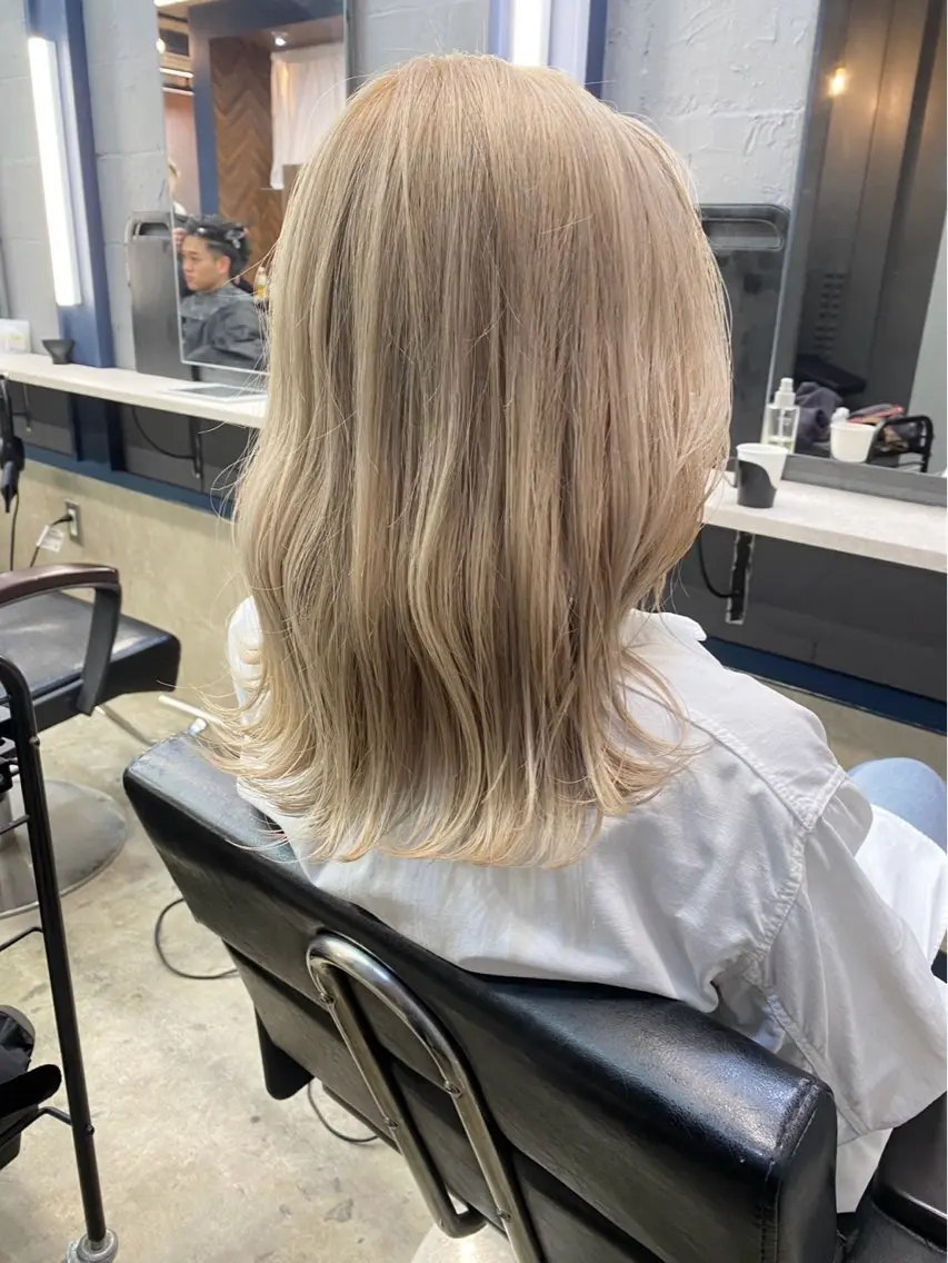 セミロング カラー Peyp博多 SORAモデル募集のヘアスタイル