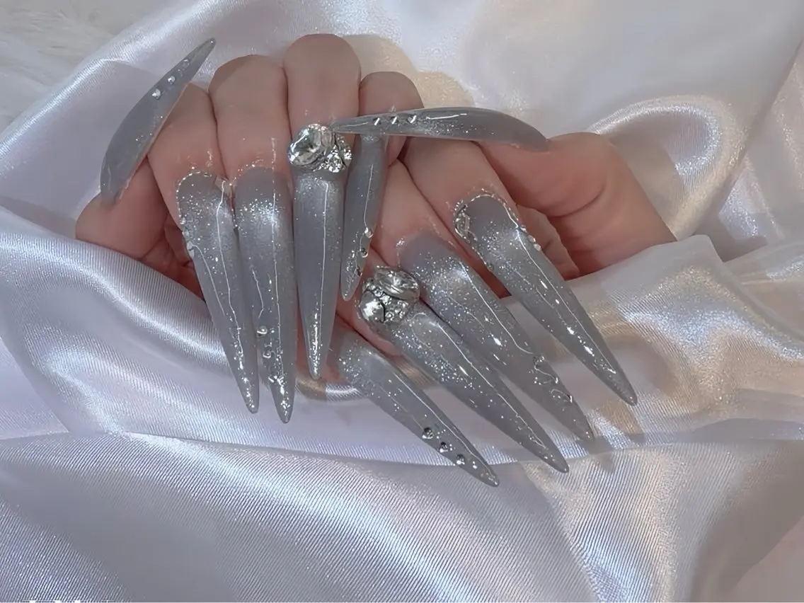 ネイル オーロラネイル チークネイル 桜ネイル クリアネイル ドット ハンドネイル Rin Nail Shinokuboのネイルデザイン