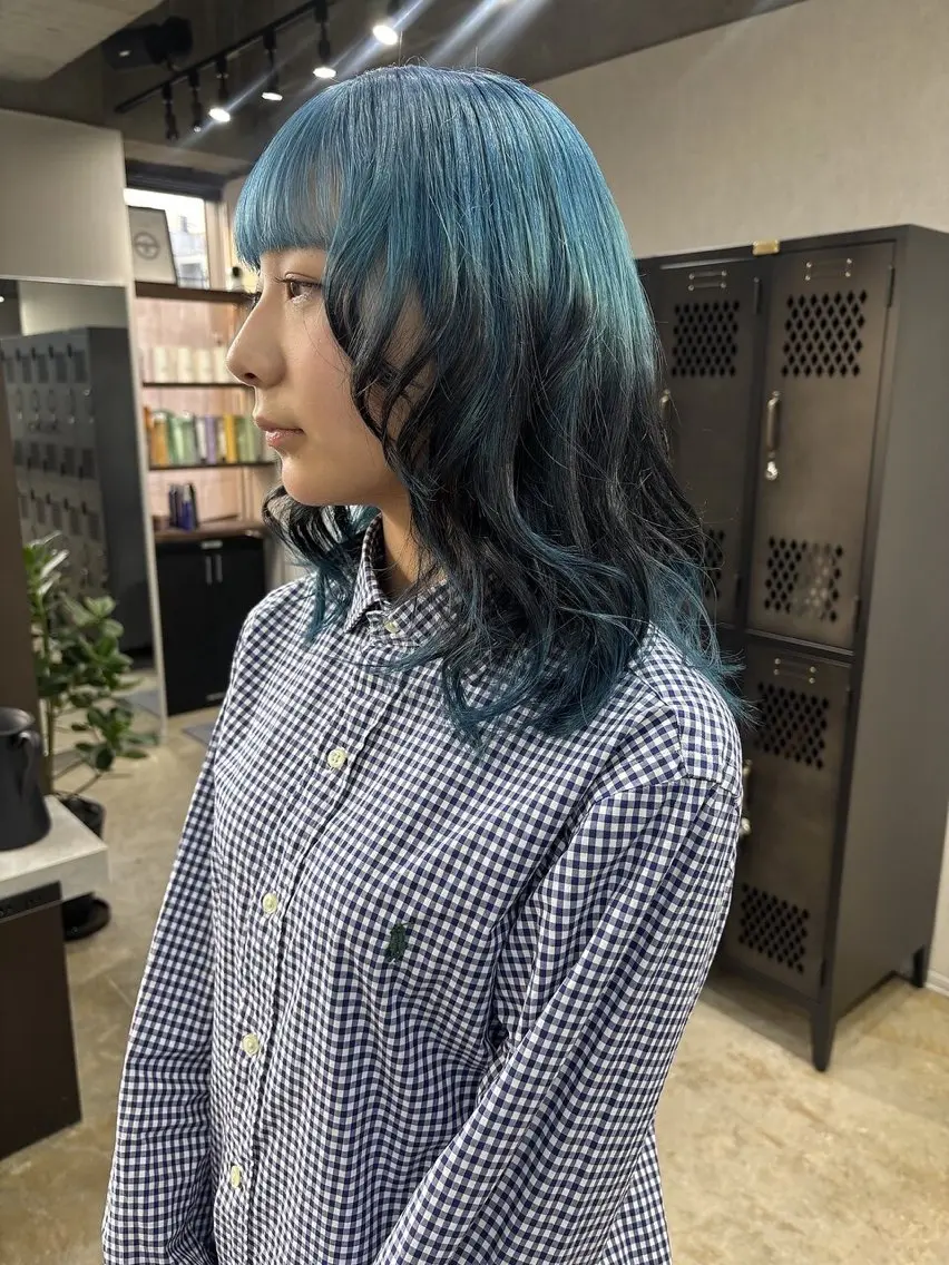 カラー 🪽ハイトーン🏹 ブリーチ🫧海志🍿のヘアスタイル