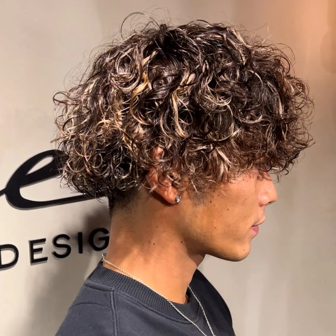 パーマ メンズ メンズパーマ スパイラルパーマ 艶感/レイヤーカット 🌐Taketoのヘアスタイル