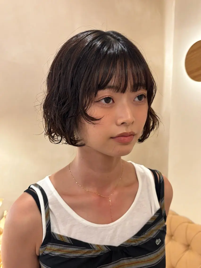 ミディアム パーマ ミディアムパーマ ボブ カット パーマ シンバヒナノ/パーマ レイヤー/髪質改善のヘアスタイル