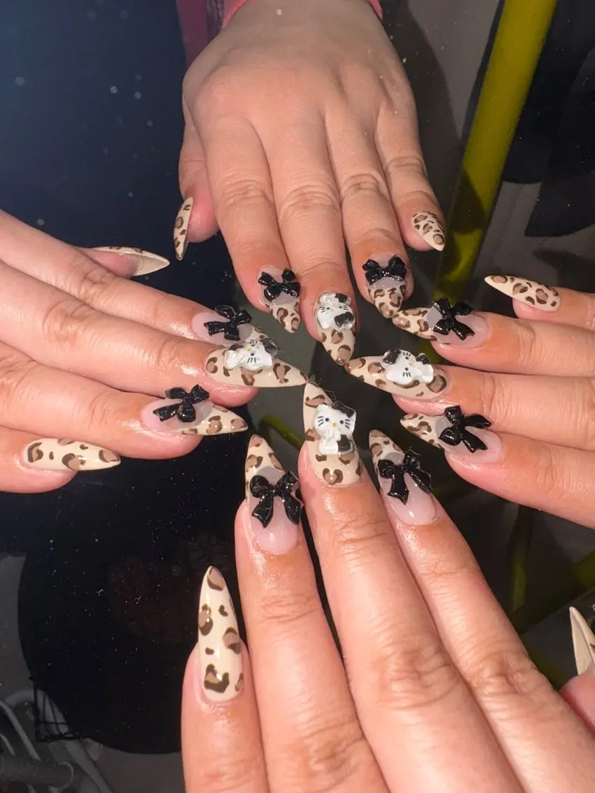 ネイル アニマル柄 ハンドネイル 33nail✴️栄 スミレ❇️Gel-xのネイルデザイン