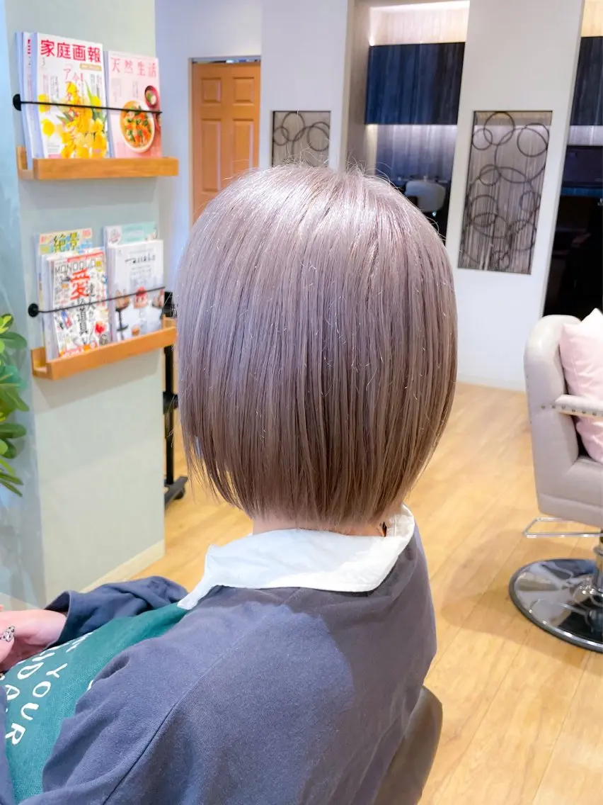 ショート カラー ブリーチ グレージュ ヘアカラー トリートメント 高嶋 憂蘭々のヘアスタイル