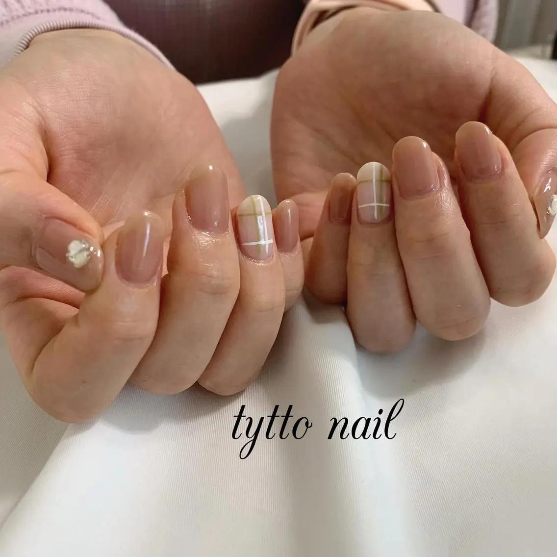 ネイル ブラウン オフィスネイル ぷっくりネイル シンプルネイル ハンドネイル tytto nail ❤︎‪‪eri‪‪のネイルデザイン