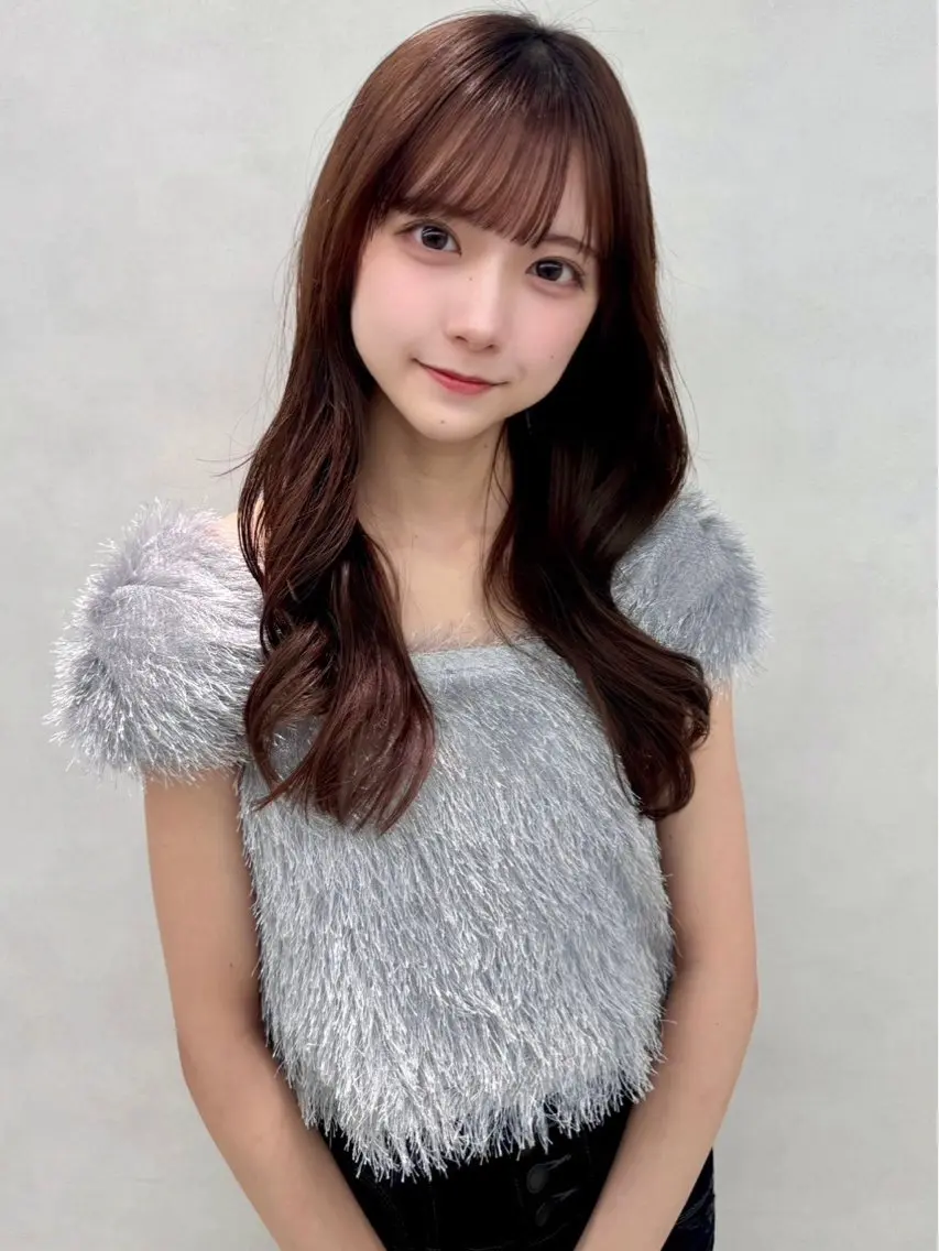 ロング カラー 佐々木 双葉のヘアスタイル