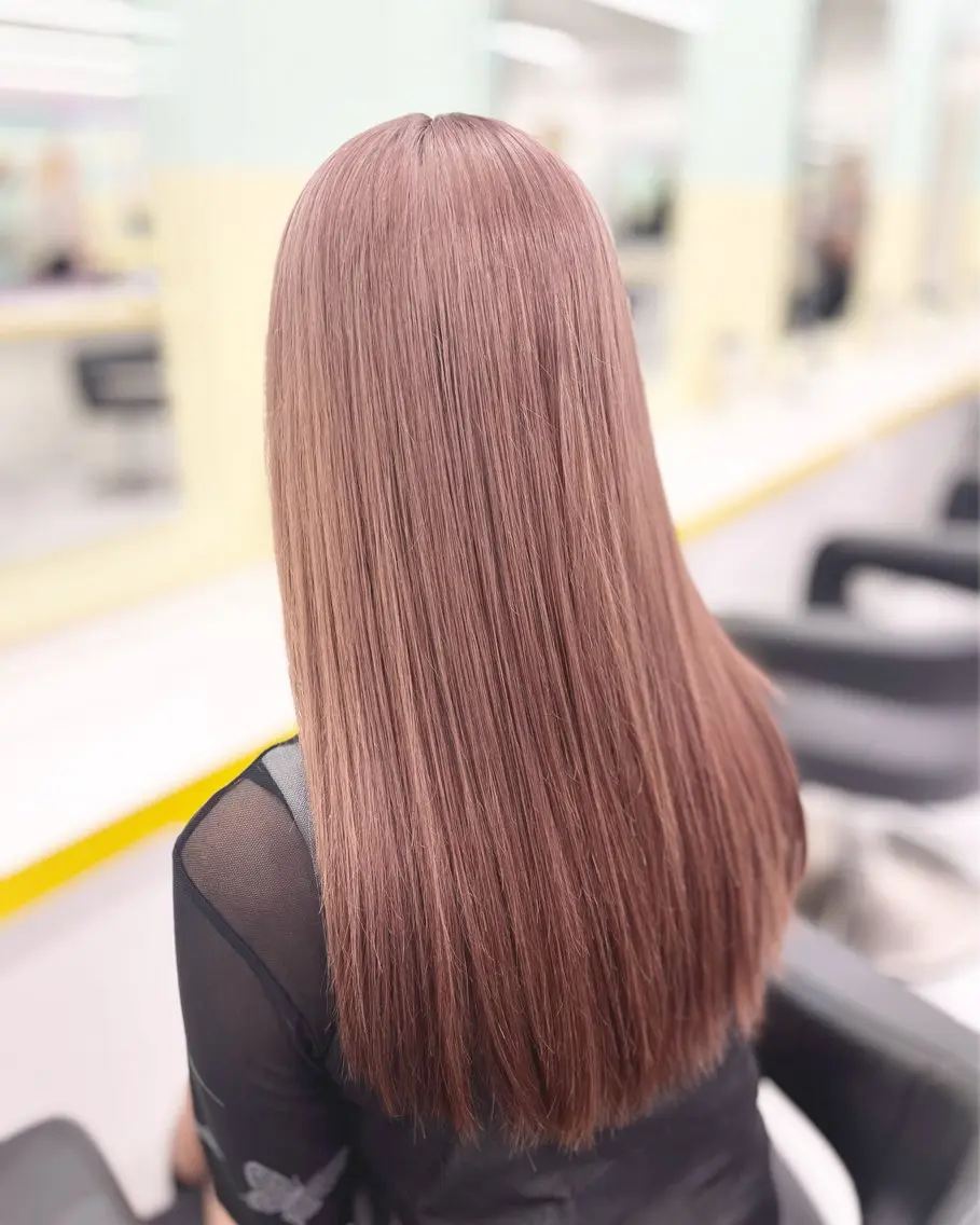 ロング カラー ヘアカラー トリートメント ハイトーンカラー 🦄レイヤーカットのヘアスタイル