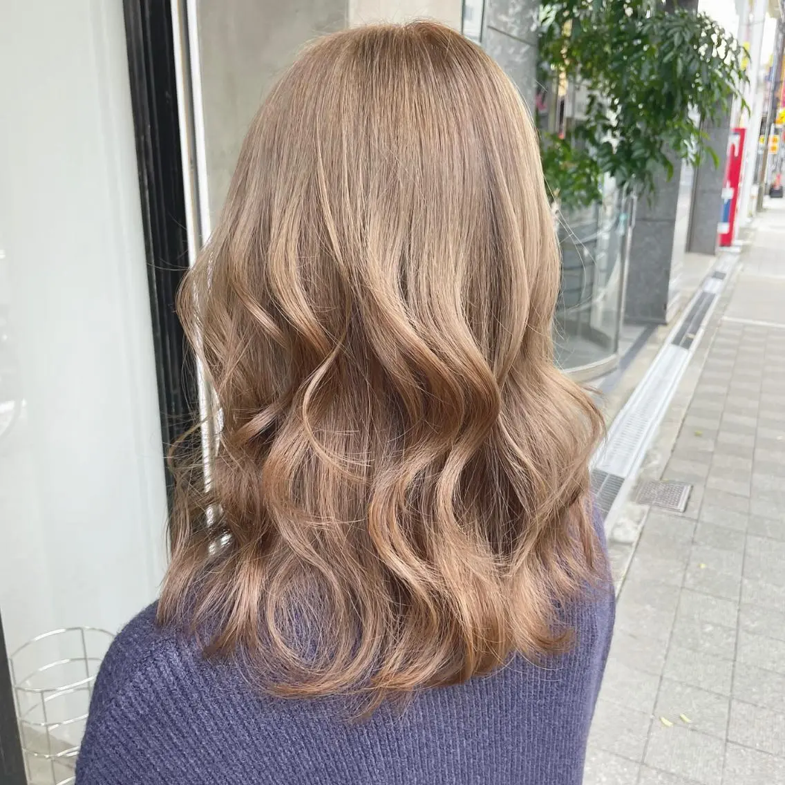 セミロング ROMEO 京橋のヘアスタイル