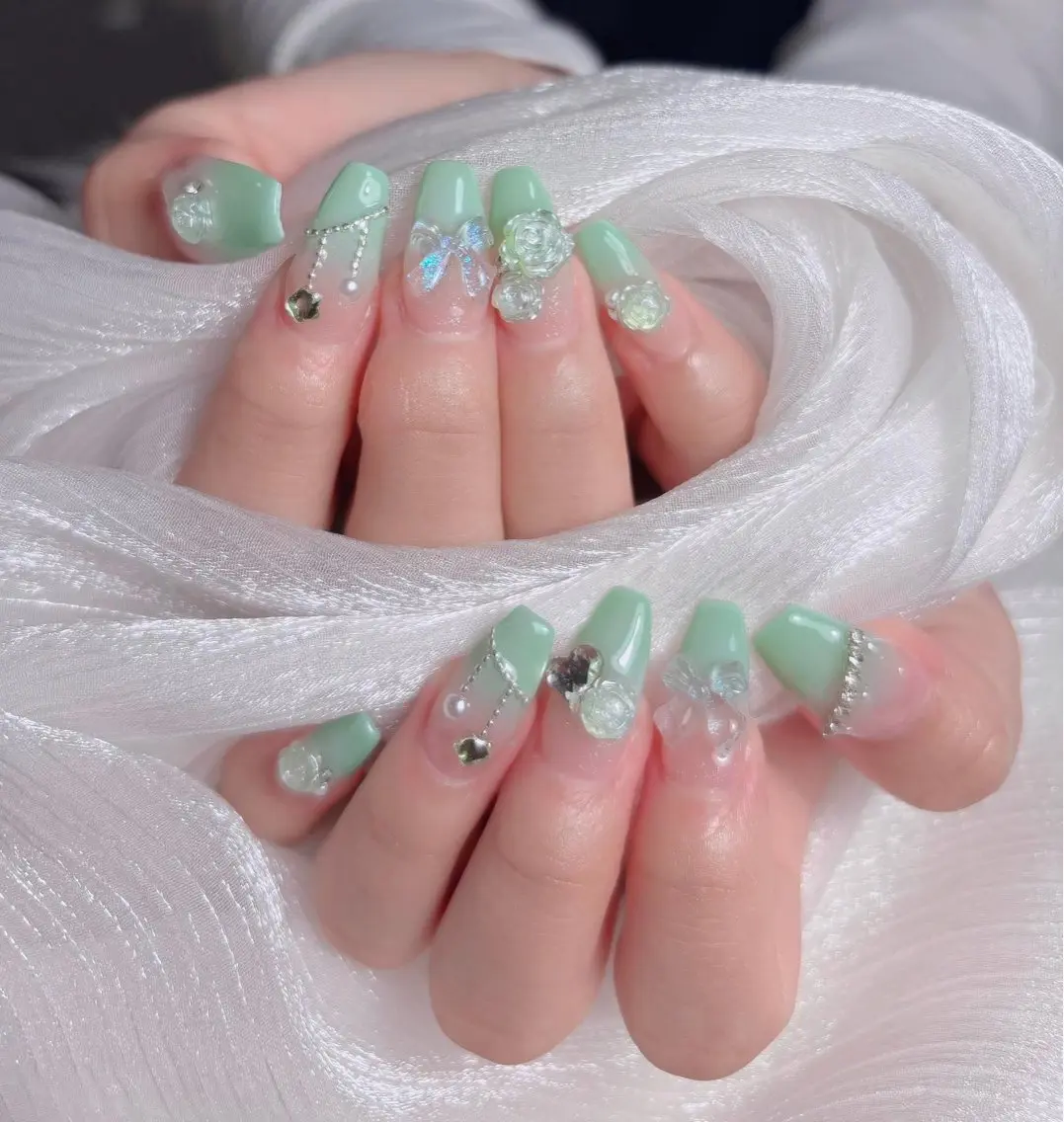 ネイル ハンドネイル Swan Nail Salonのネイルデザイン