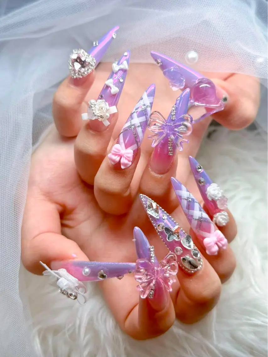 ネイル チークネイル フレンチネイル キラキラネイル 韓国ネイル マグネットネイル ハンドネイル yuuna hbabynailのネイルデザイン