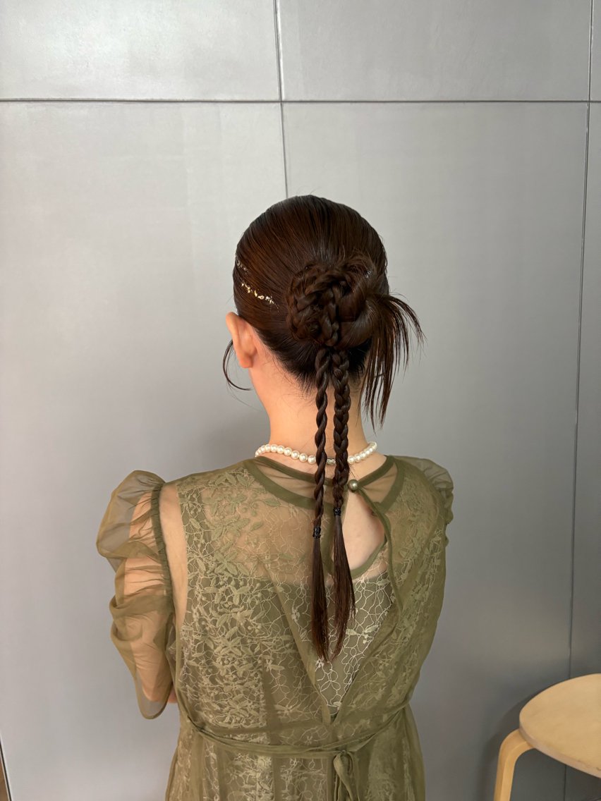 ロング ヘアアレンジ ヘアセット Le'a  谷町 ツボタホノカのヘアスタイル