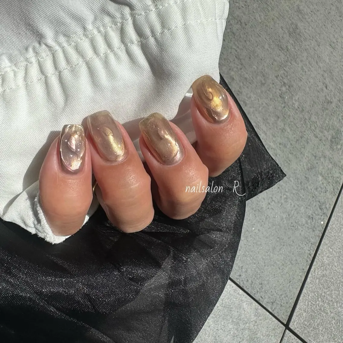 ネイル ミラーネイル ぷっくりネイル シンプルネイル nailsalon Rのネイルデザイン