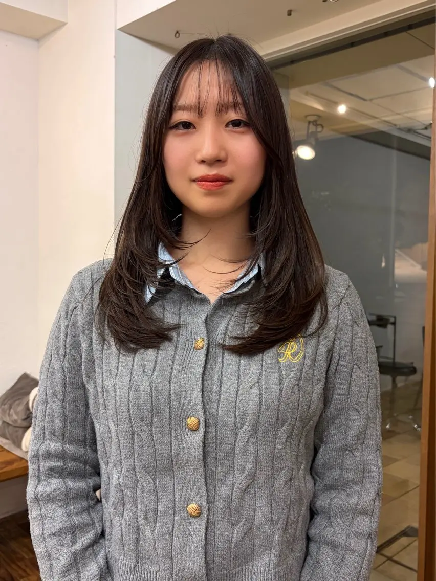 ミディアム レイヤーカット カット ヘアカラー 三浦 ふたばのヘアスタイル