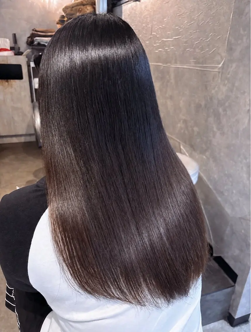 ロング 縮毛矯正 💜eluあやね💜 🫧カラー・縮毛矯正のヘアスタイル