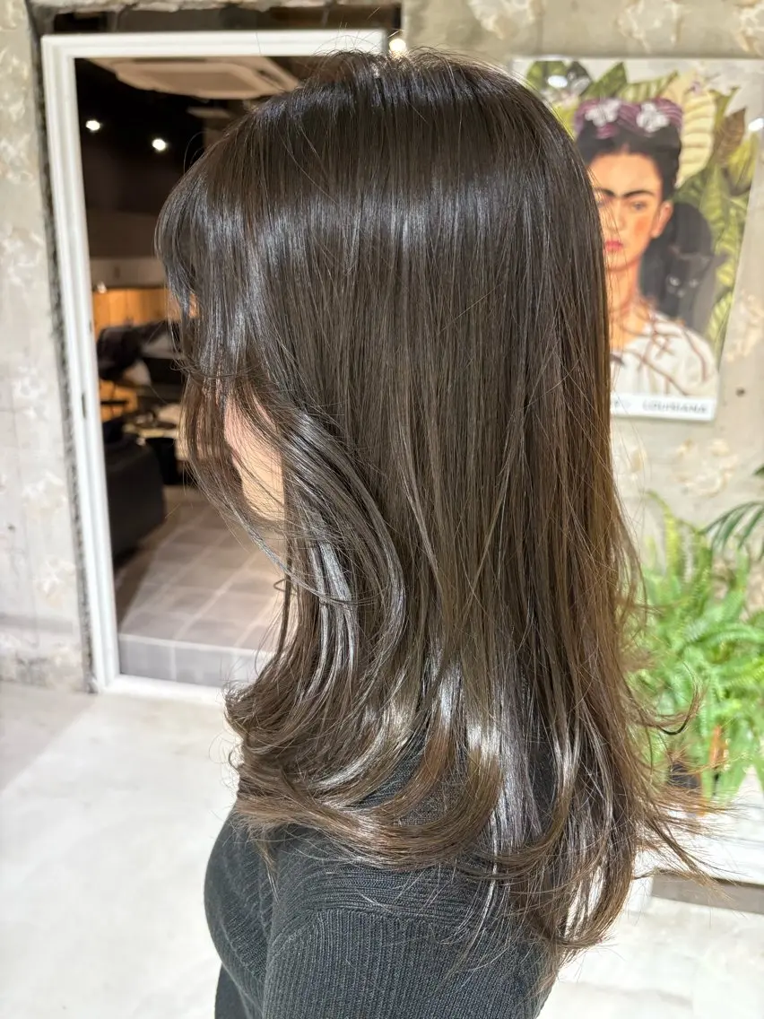 ミディアム カラー ashuley YUKIのヘアスタイル
