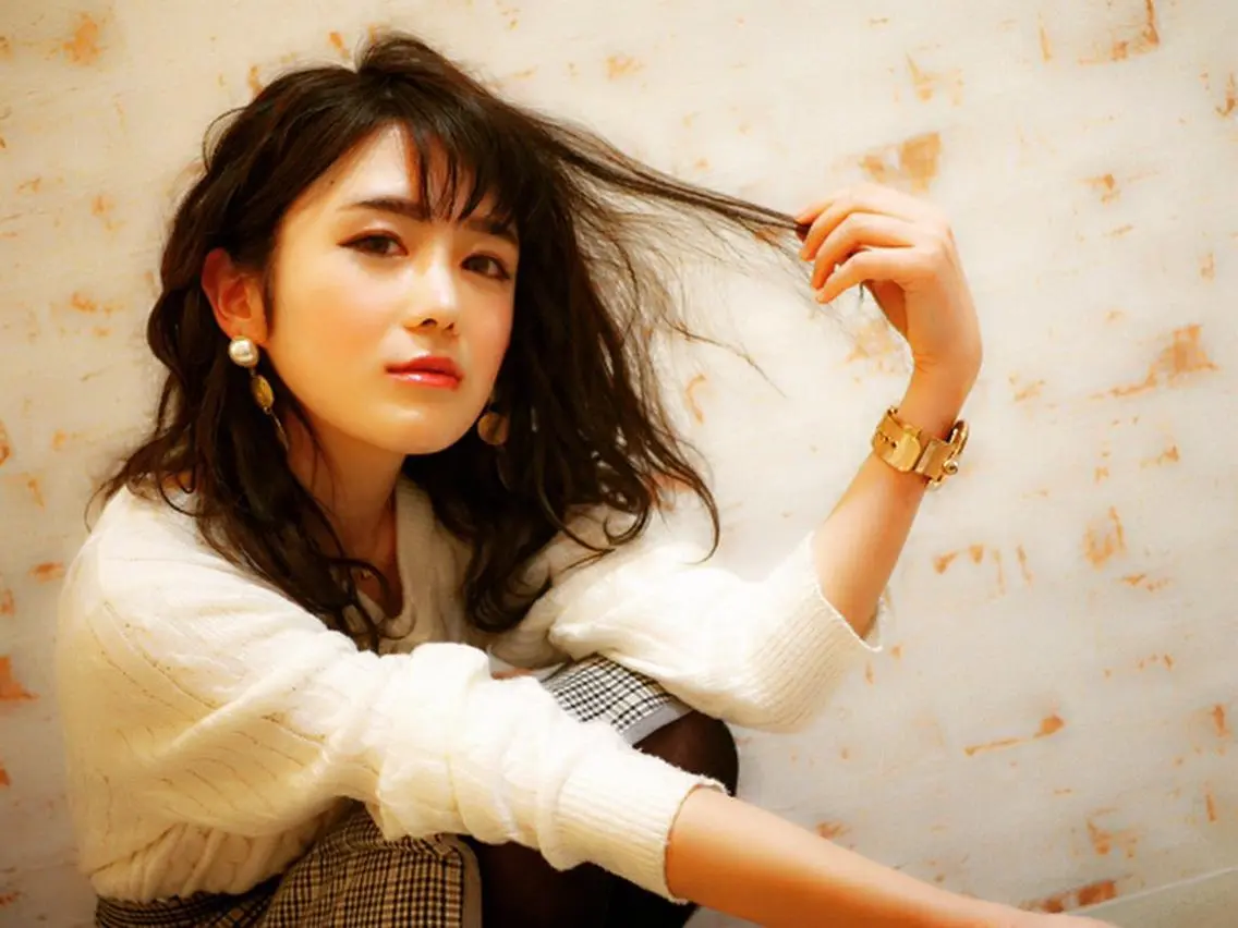 セミロング カラー Lucet byNYNYのヘアスタイル