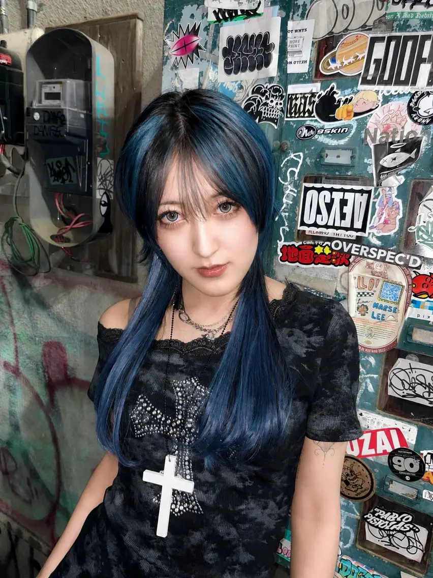 ロング シールエクステ エクステ 韓国風ヘア エクステ デザインカラー🌈 メイク💄ヒカリ🌟のヘアスタイル