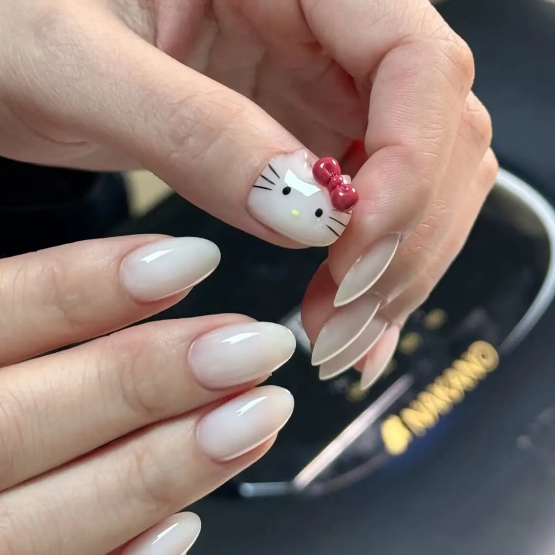 ネイル キラキラネイル シンプルネイル 春ネイル ワンホンネイル 冬ネイル ハンドネイル SORA Nailのネイルデザイン