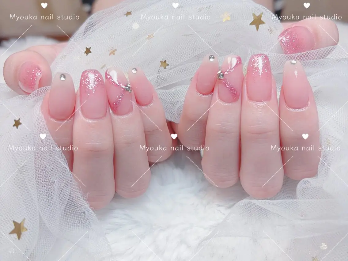 ネイル チークネイル 長さ出し フットネイル ジェルネイル グラデーション ハンドネイル ハンドケア Myouka 板橋区大山駅前店のネイルデザイン
