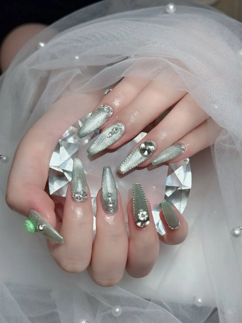ネイル ジェルネイル 韓国ネイル マグネットネイル ネイルチップ 冬ネイル Lenie Nail Salonのネイルデザイン