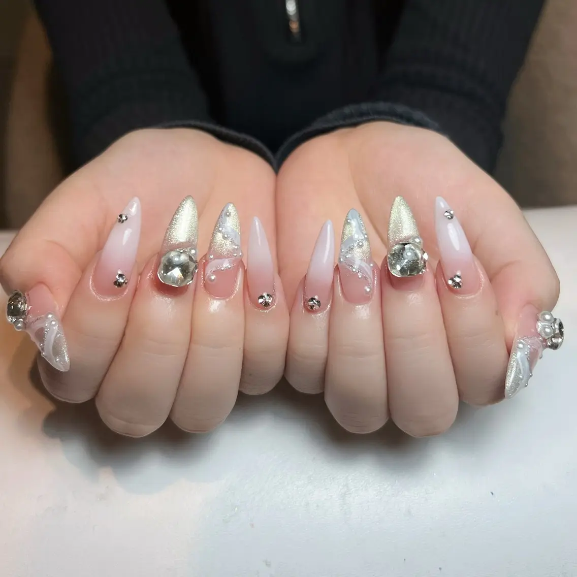 ネイル オーロラネイル ボルドー ブラウン 氷ネイル・うるうるネイル キラキラネイル Julli NailStudioのネイルデザイン