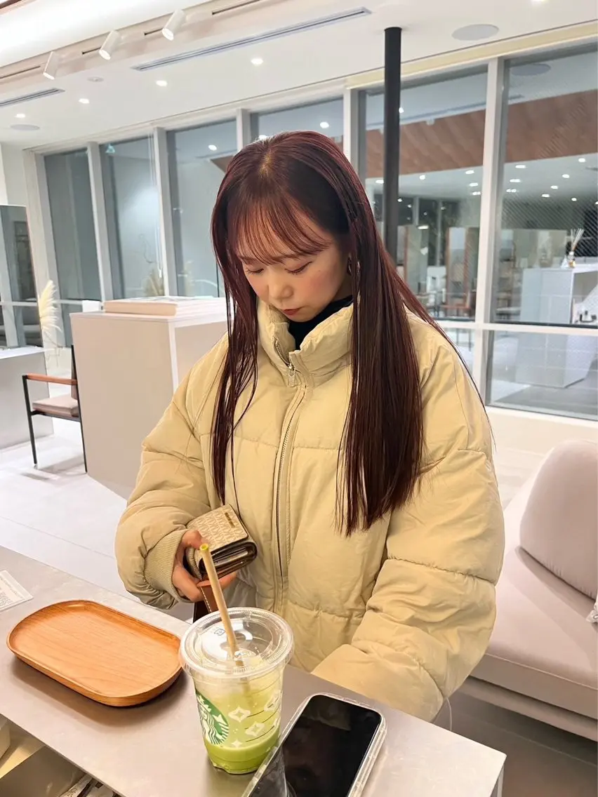 ロング カラー レイヤーカット🐩 透明感カラー モカのヘアスタイル