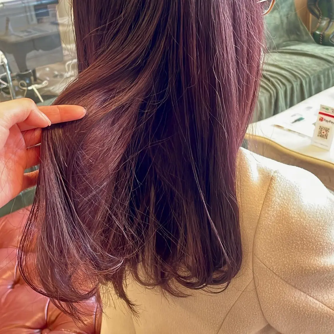 ロング 山岸 朱里のヘアスタイル