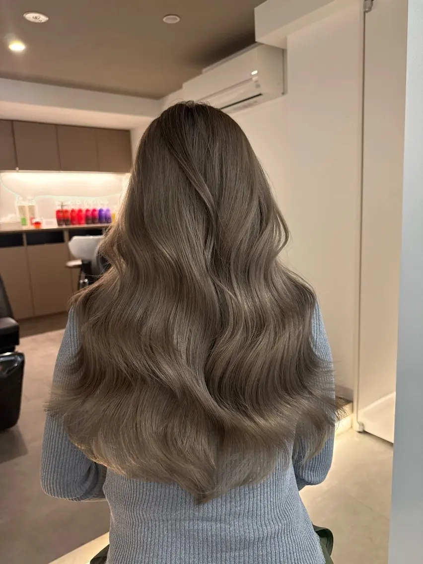 ロング カラー ベージュカラー ブリーチ ブラウンカラー ケアブリーチ カシス 🎀韓国ヘア× 透明感カラー🎀正源のヘアスタイル