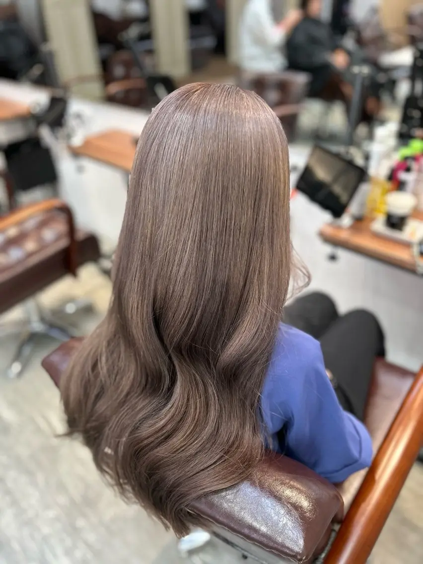 カラー カット ヘアカラー トリートメント 愛されハイトーン 🍓YURINAのヘアスタイル