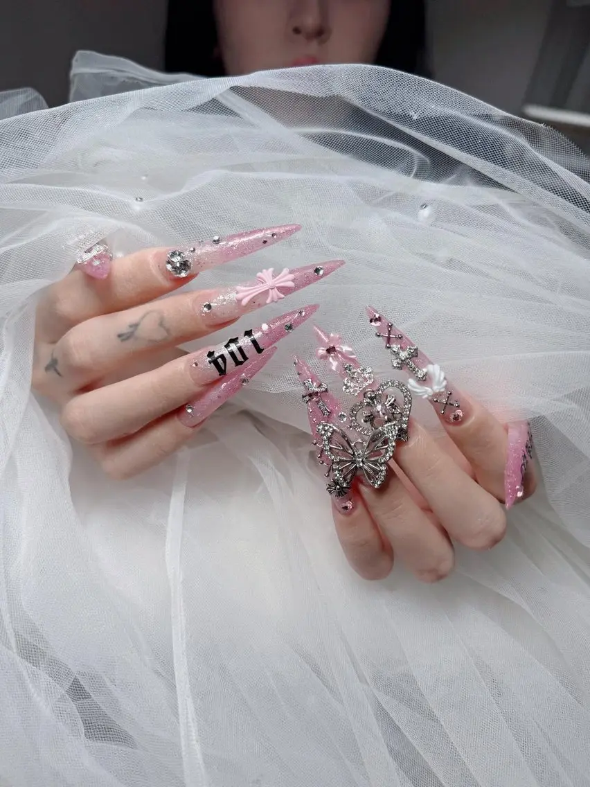ネイル フットネイル ジェルネイル 韓国ネイル マグネットネイル 持ち込み ハンドネイル Huyn Nail Shinjyukuのネイルデザイン