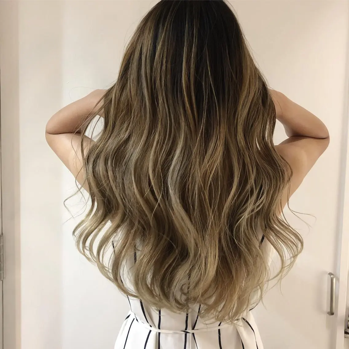 ロング カラー バレイヤージュ レイヤーカット ヘアカラー ブリーチカラー🌈 石垣翔太のヘアスタイル