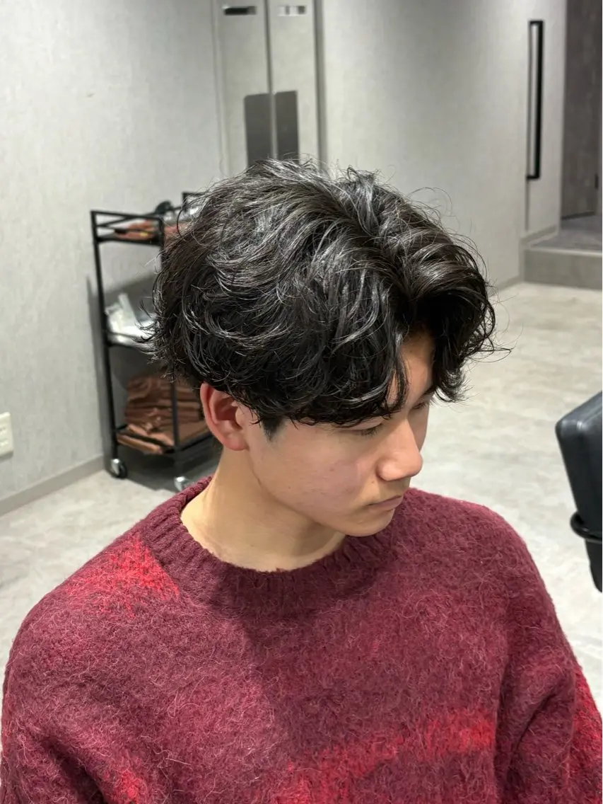 ショート カラー パーマ メンズ カット パーマ 【シャドウパーマ センターパート】義心のヘアスタイル