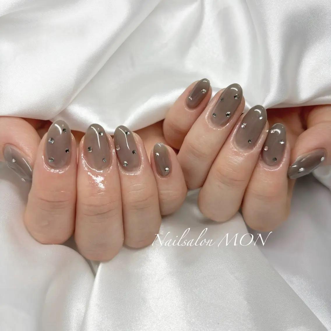 ネイル ストーンネイル ハンドネイル Nailsalon MONのネイルデザイン