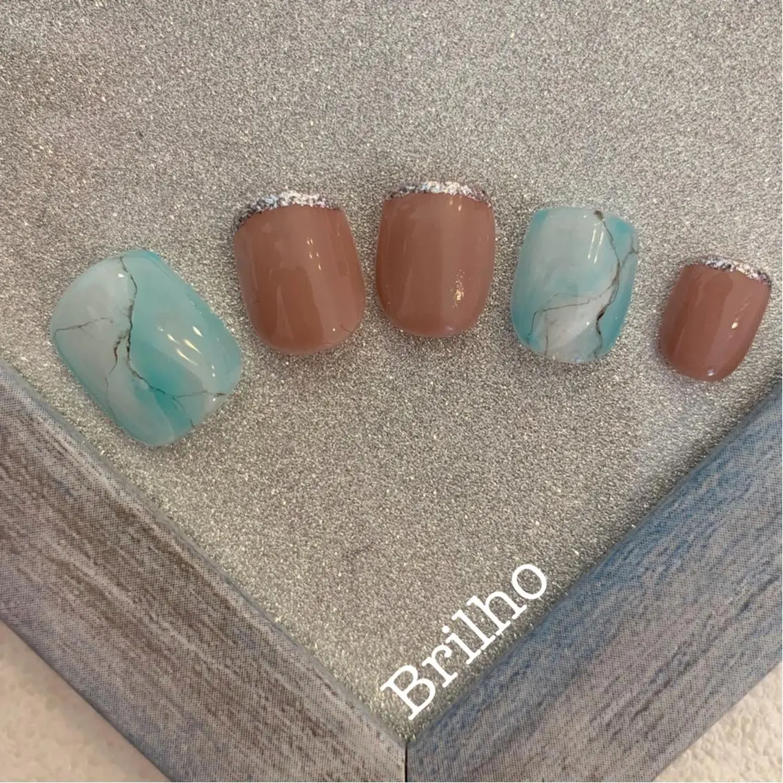ミディアム Brilho SERIHOのネイルデザイン