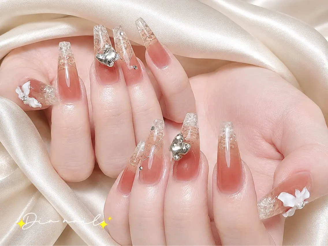 ネイル フットネイル 韓国ネイル レース マグネットネイル ニュアンスネイル ハンドネイル Dia nail サロンのネイルデザイン