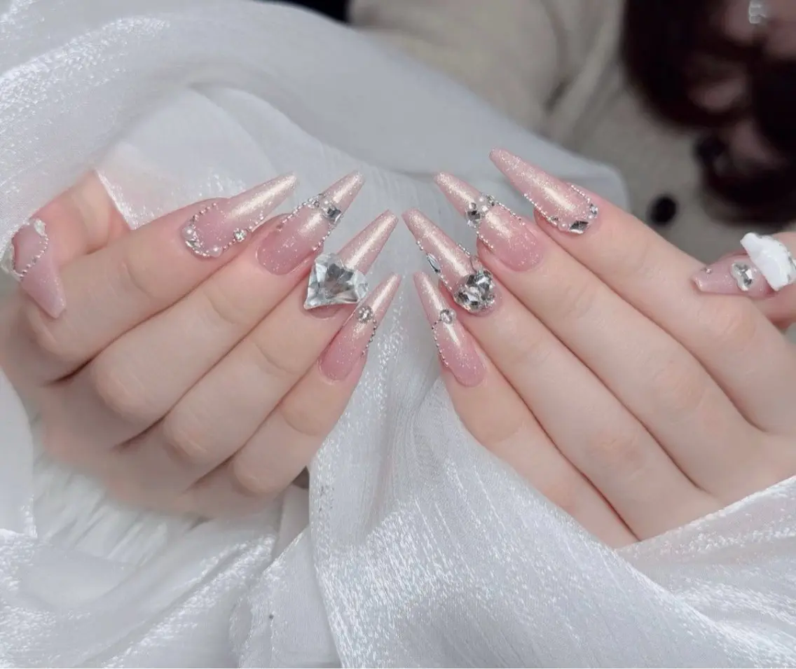 ネイル アートネイル ボルドー フレンチネイル ジェルネイル 氷ネイル・うるうるネイル ハンドネイル Julie Nail Rinのネイルデザイン