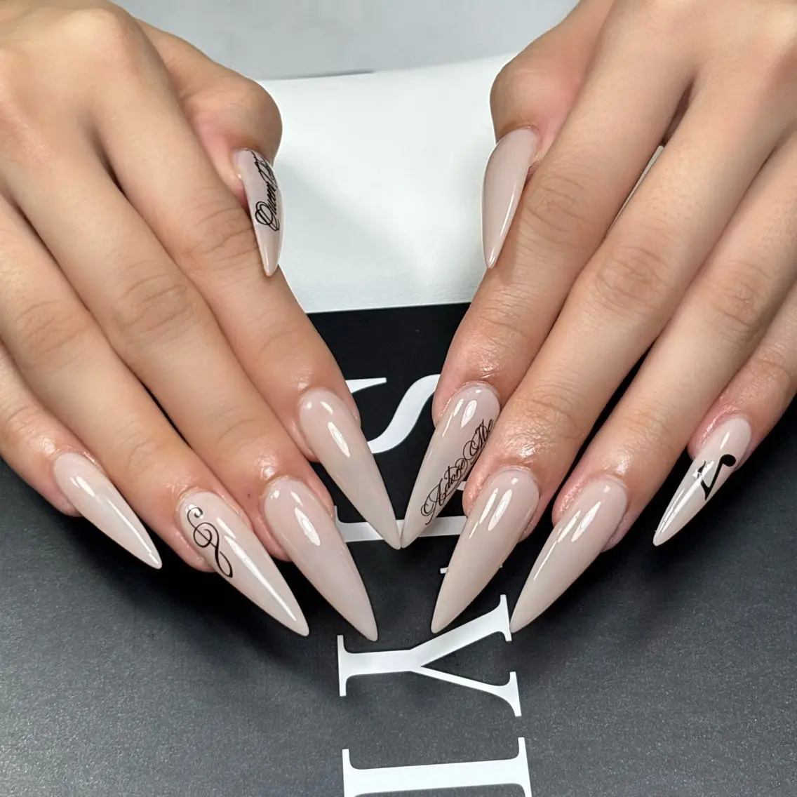 ネイル 長さ出し キラキラネイル 韓国ネイル ロングネイル 夏ネイル ハンドネイル Sully Nail Labのネイルデザイン