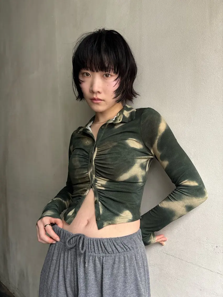 ミディアム カット ヘアカラー 透明感/グレージュ/ レイヤー/ 青空のヘアスタイル