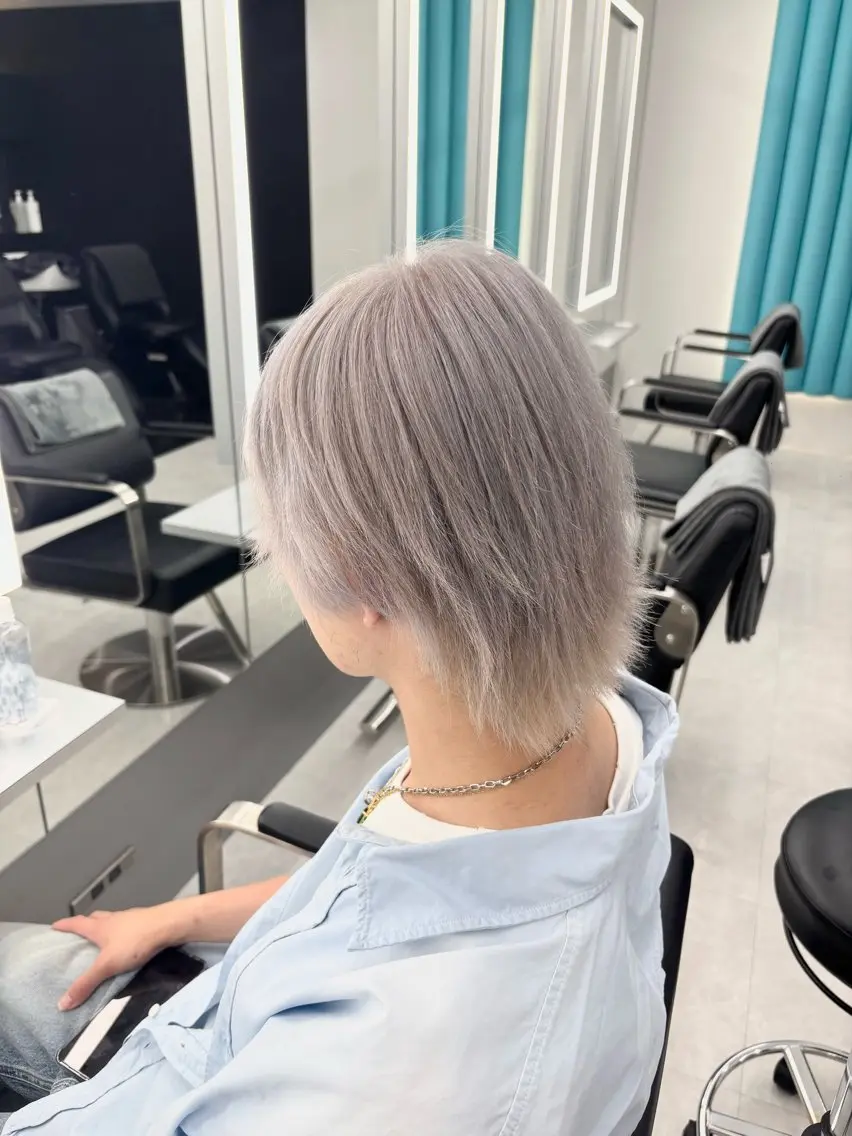 ショート カラー メンズ シルバー カット ヘアカラー TACE AYANOのヘアスタイル