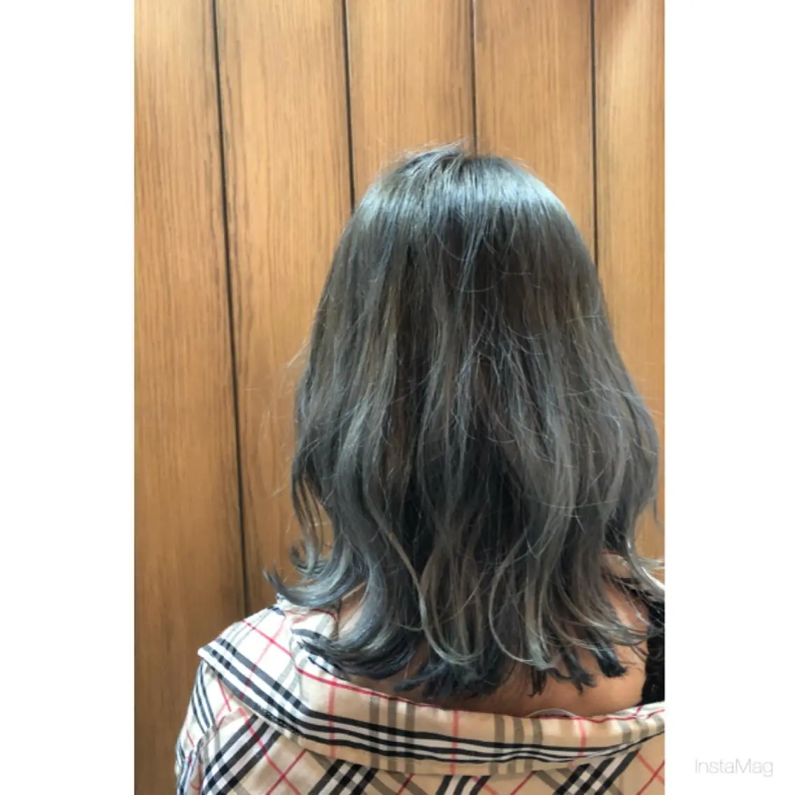 ミディアム カラー アッシュ ブルーカラー ブルーアッシュ 透明感カラー カット ヘアカラー 岩間 香純のヘアスタイル
