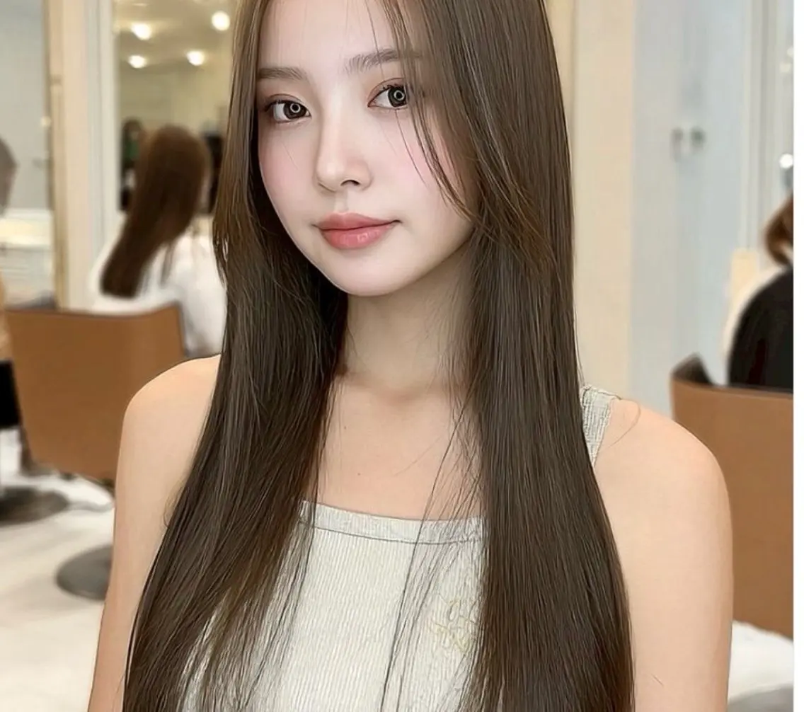 ロング ヘアカラー 岡脇 士恩✂️のヘアスタイル