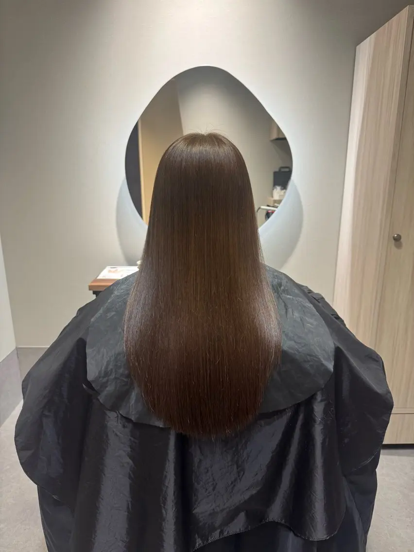 ロング トリートメント 酸熱トリートメント カット ヘアカラー トリートメント NAVY 橋本心 縮毛矯正のヘアスタイル