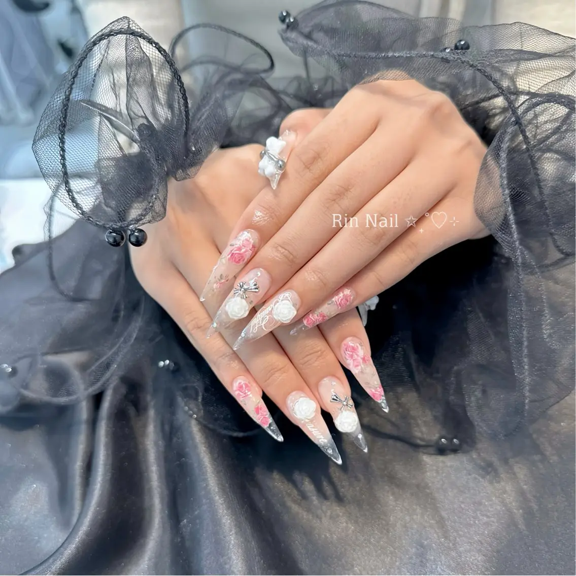 ネイル アートネイル チークネイル ジェルネイル ロングネイル マグネットネイル ハンドネイル Rin Nail 新大久保店のネイルデザイン