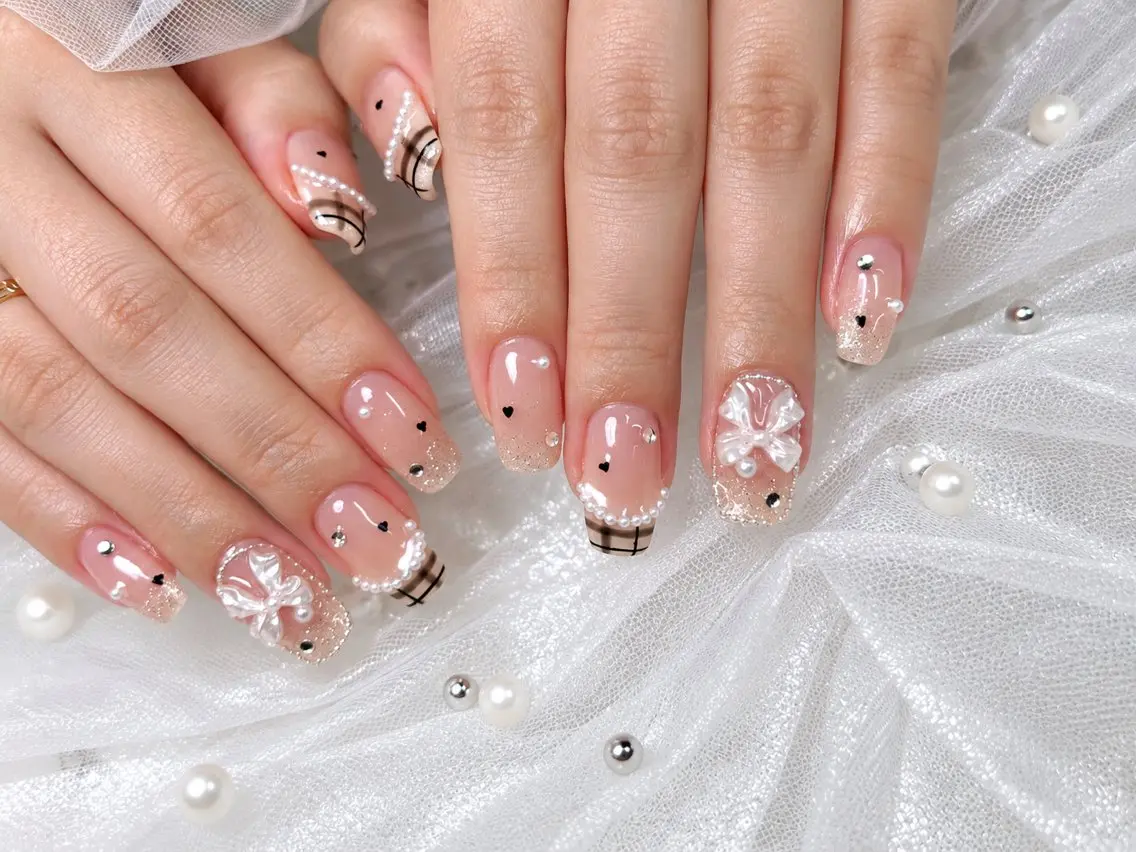ネイル ハンドネイル RUBYネイルサロン 9Caratsのネイルデザイン