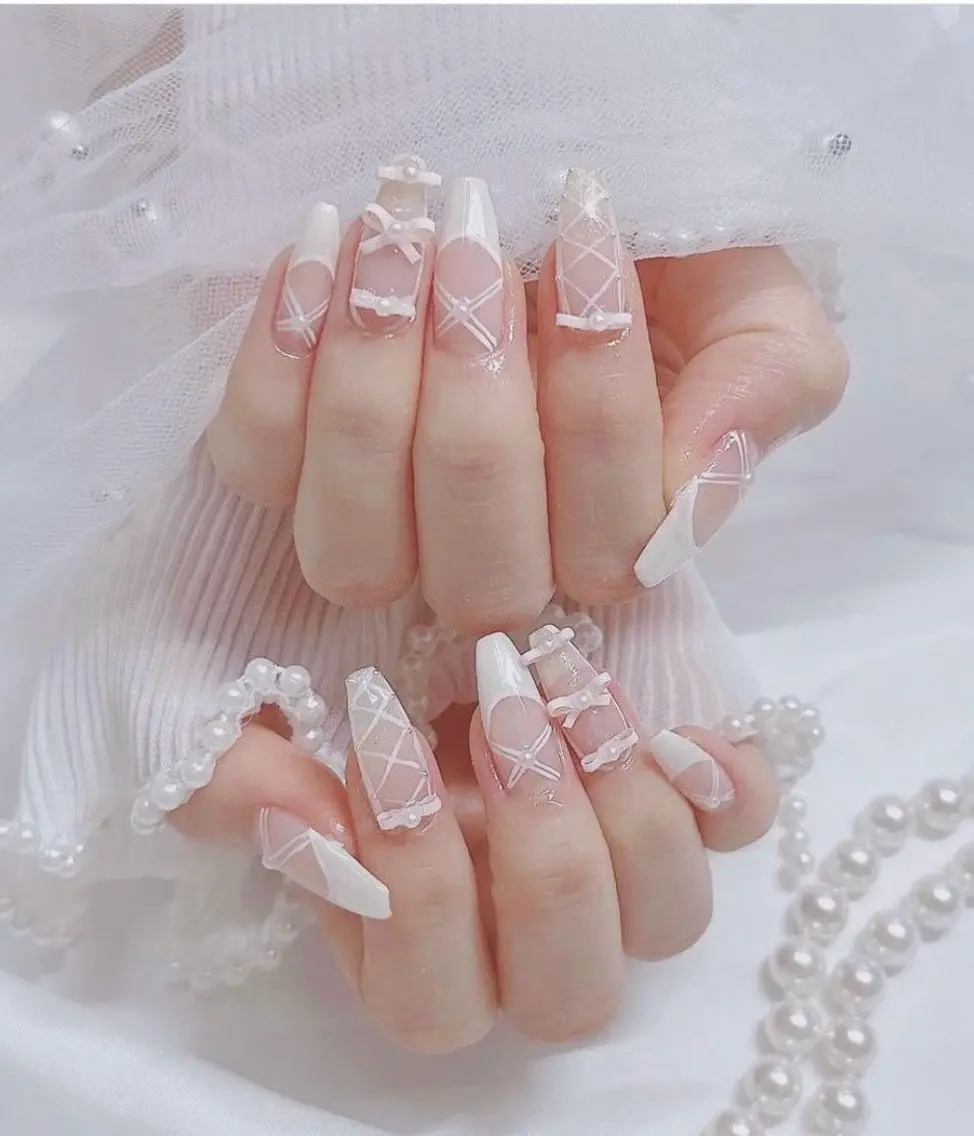 ネイル マグネットネイル ピンク ネイルチップ 冬ネイル クリスマス ハンドネイル Lee Nailsのネイルデザイン