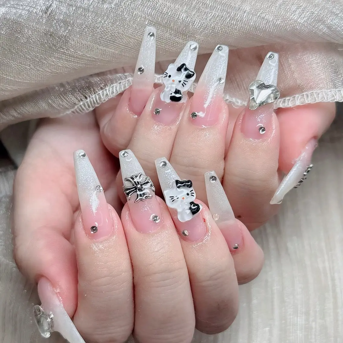 ネイル アートネイル フレンチネイル ジェルネイル 韓国ネイル マグネットネイル ハンドネイル Lenie Nailsのネイルデザイン