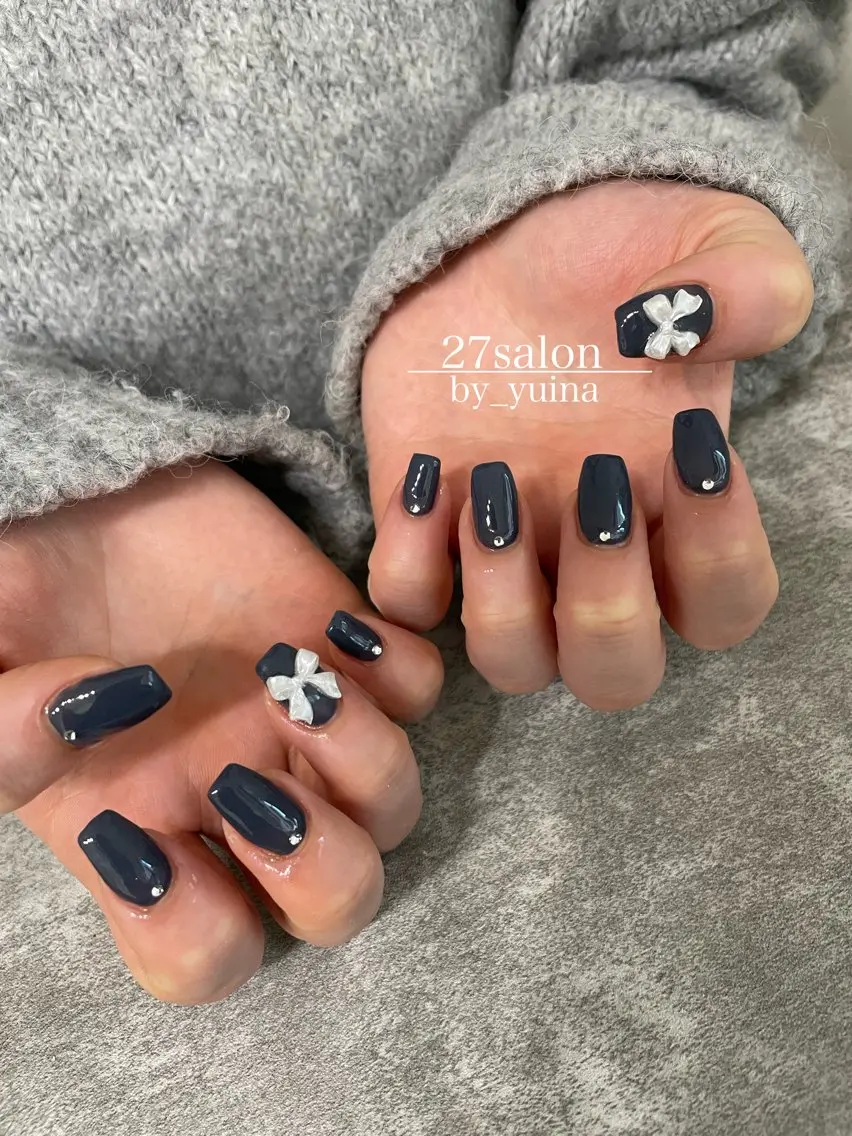 ネイル ネイビー リボン ハンドネイル 27salon yuinaのネイルデザイン
