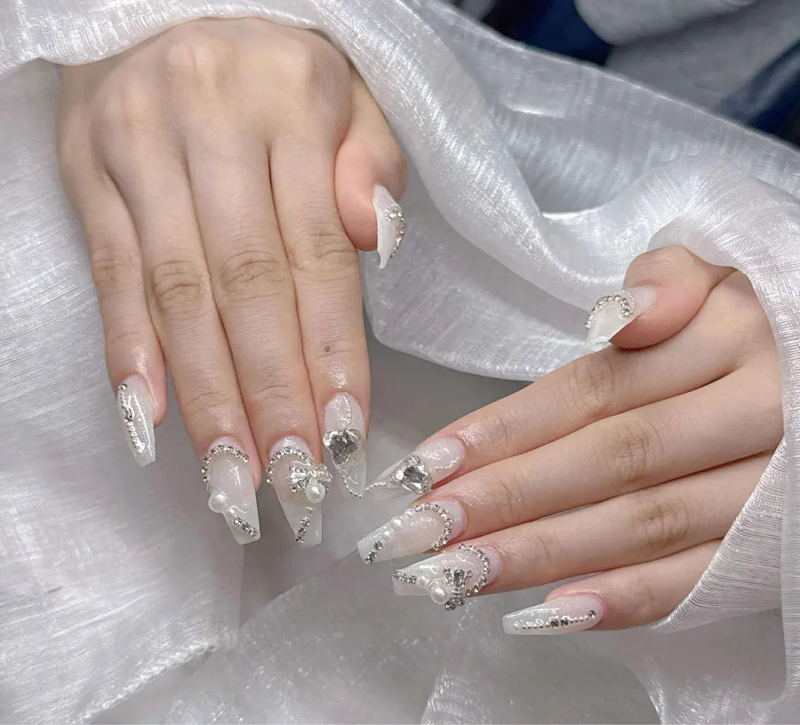 ネイル 長さ出し グラデーション 卒業式 キラキラネイル マグネットネイル ハンドネイル Lee Nailsのネイルデザイン